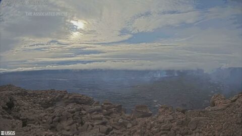 Hawaii’s Mauna Loa erupts, residents warned to prepare